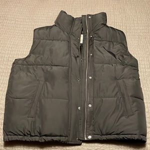 Abercrombie & Fitch black vest